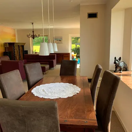 Willa Raduszka 호텔 *